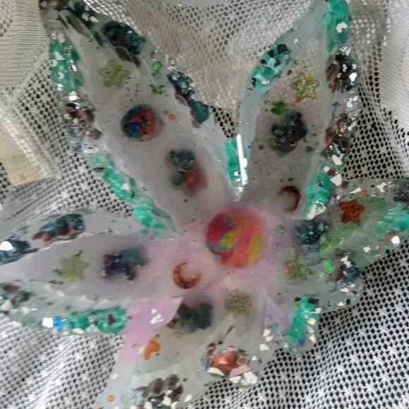 Leaf Ashtray - Picture 2 of 3